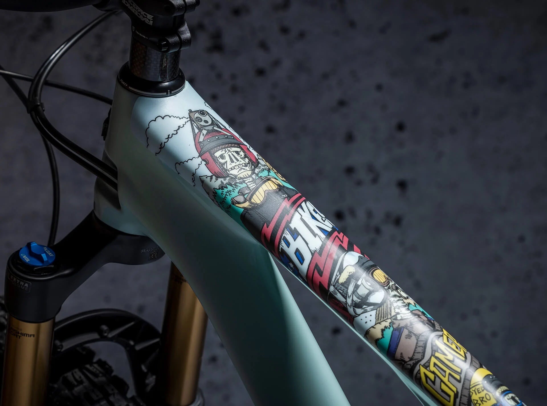 Dyed bro kit on top tube