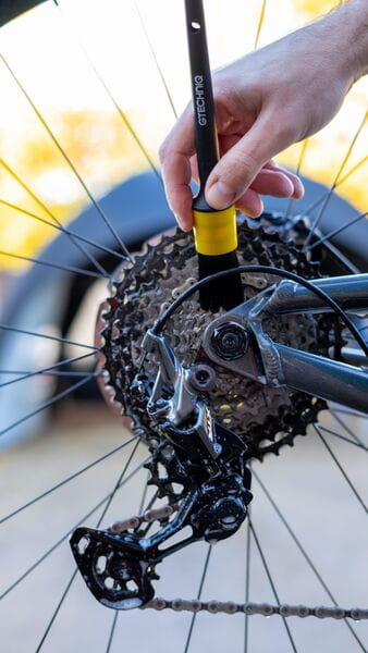 GTECHNIQ Bike Detailing Brush Cleaning Cassette
