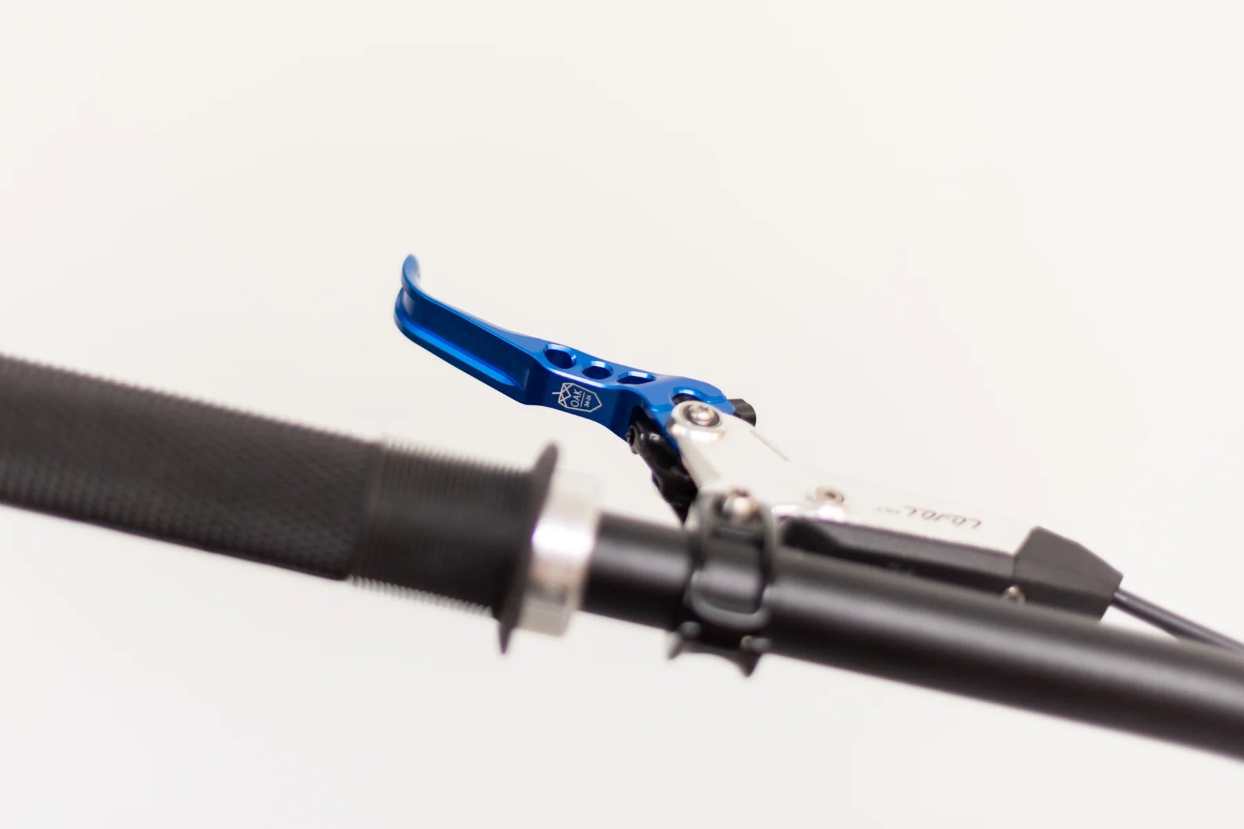 Oak components Sram levers blue