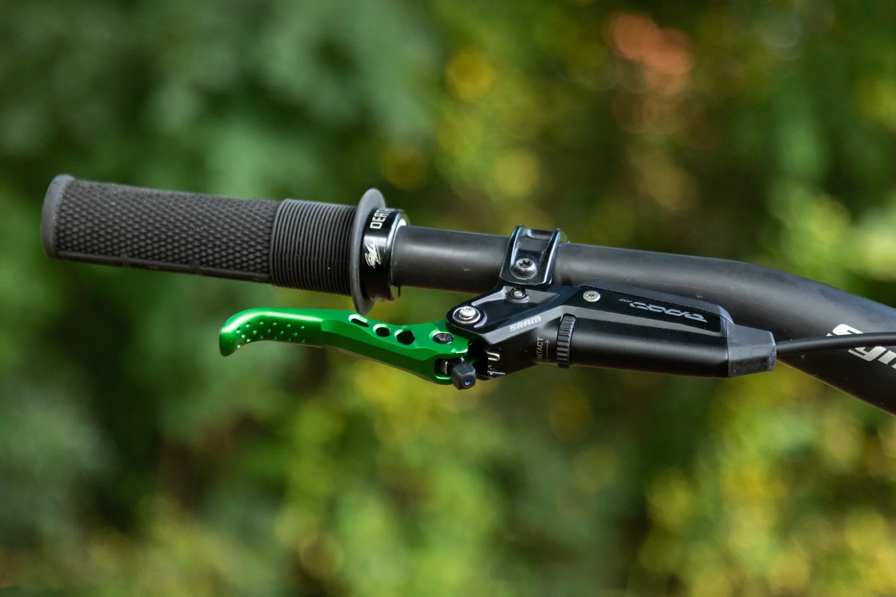 Oak components Sram levers green
