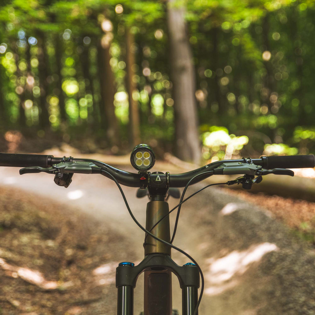 Exposure MaXx-D 17 On A Bike