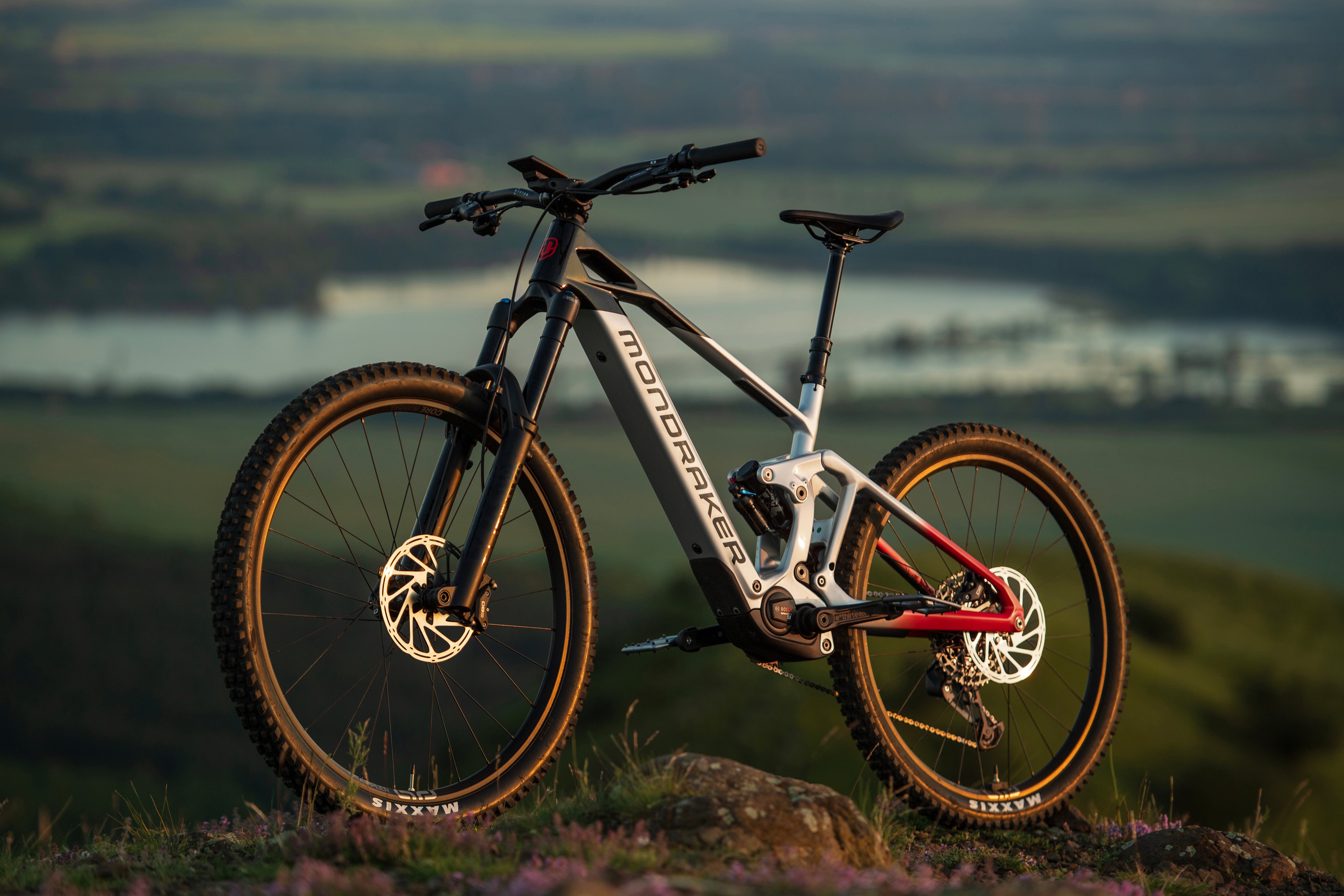 Mondraker Dune R Racing Silver Cykel House1