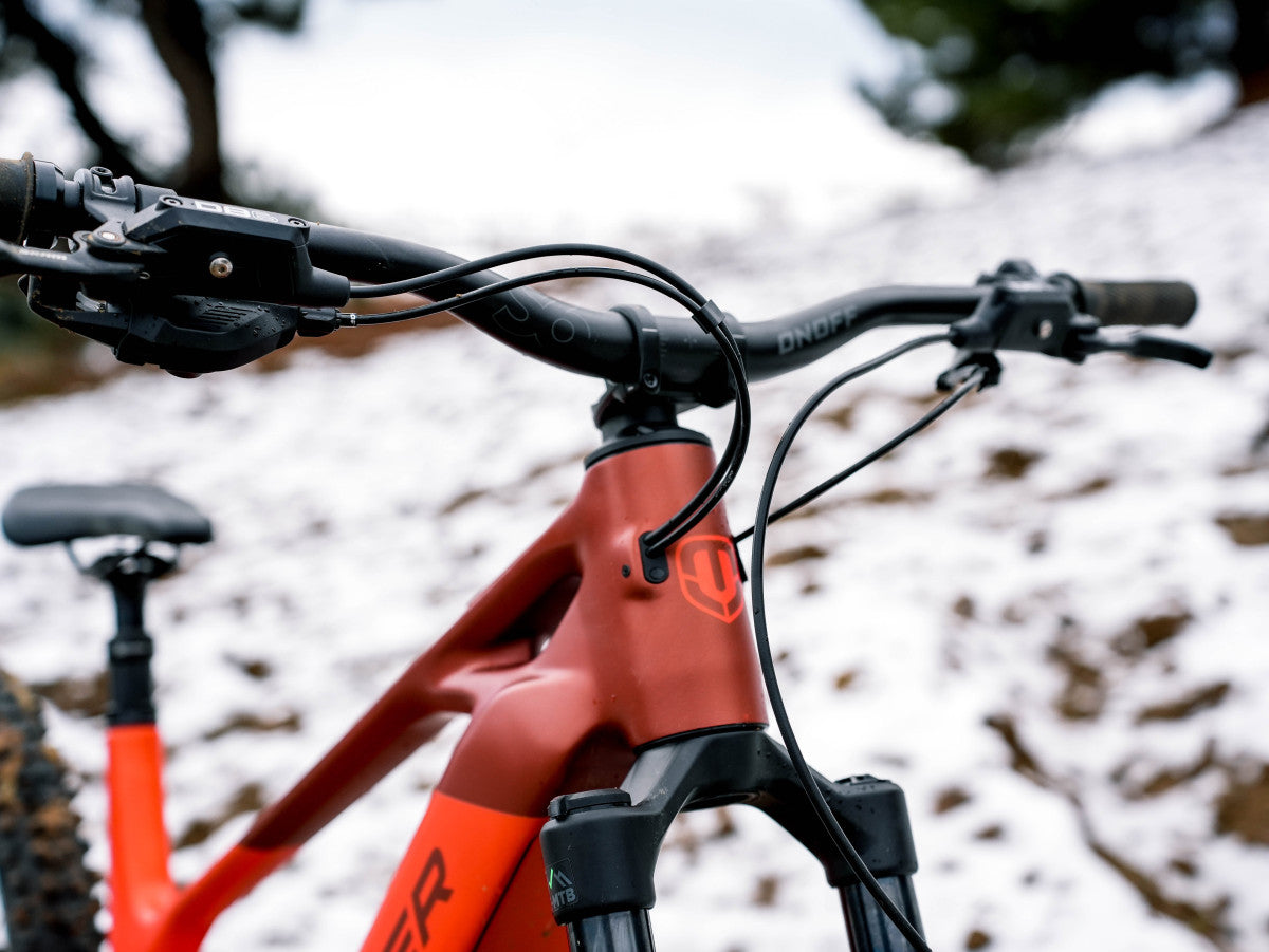 Mondraker SCREE S Flame Red Cable Routing Detail