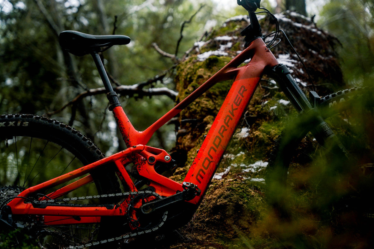 Mondraker SCREE S Flame Red Muddy Shot