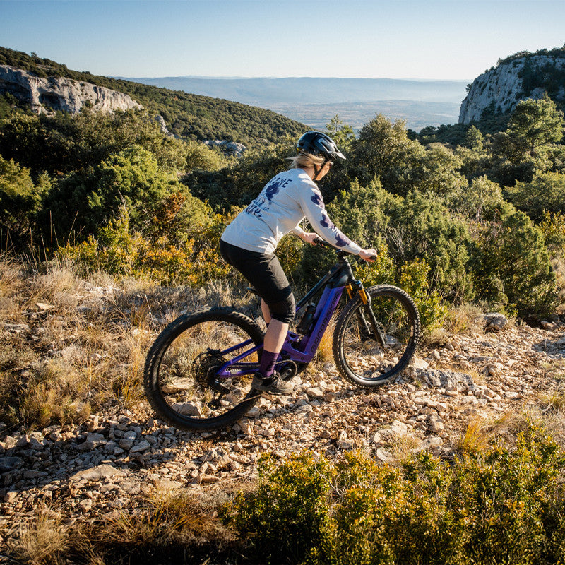 Mondraker Scree Decending