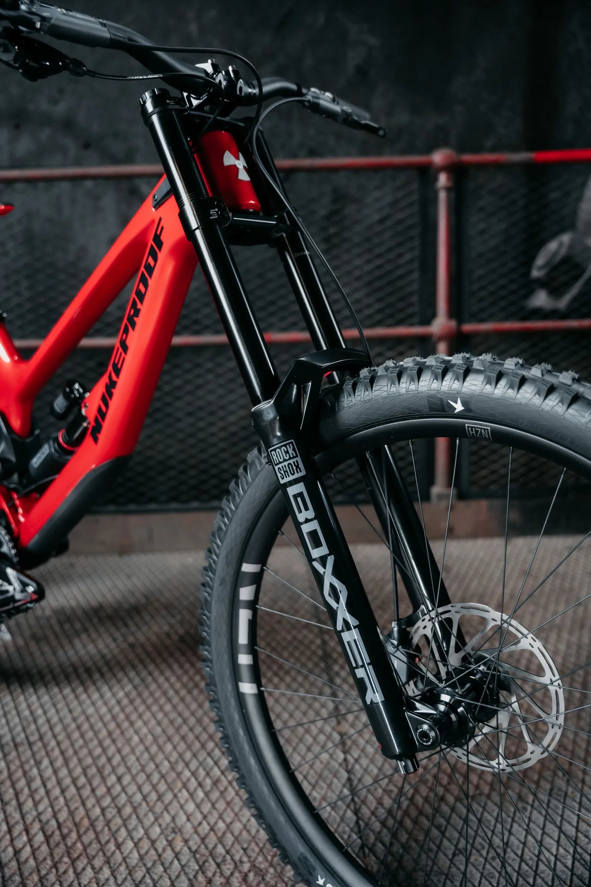 Nukeproof Dissent Carbon Pro Boxxer Forks