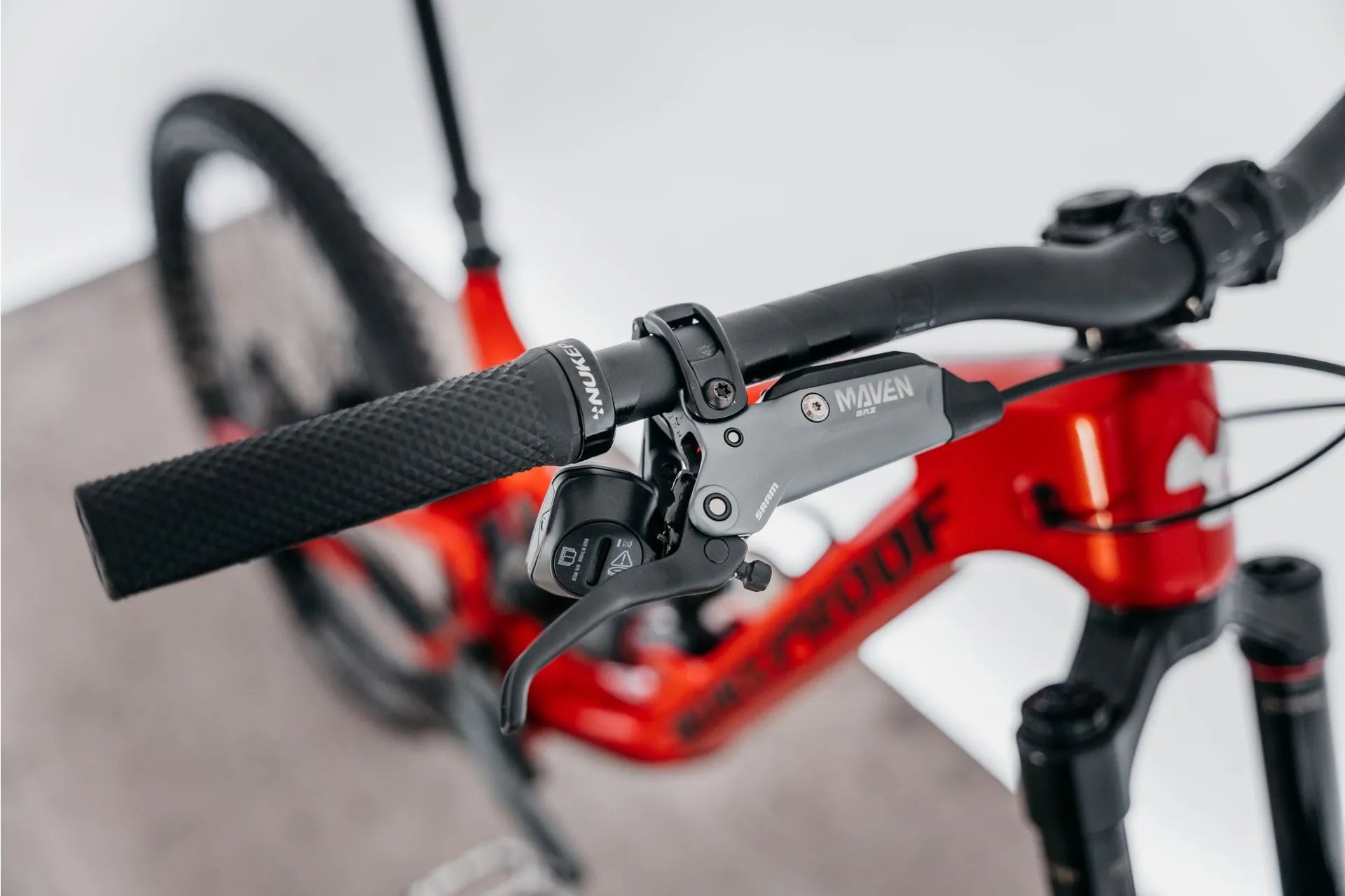 Nukeproof Giga 297 Carbon Pro Maven Brakes