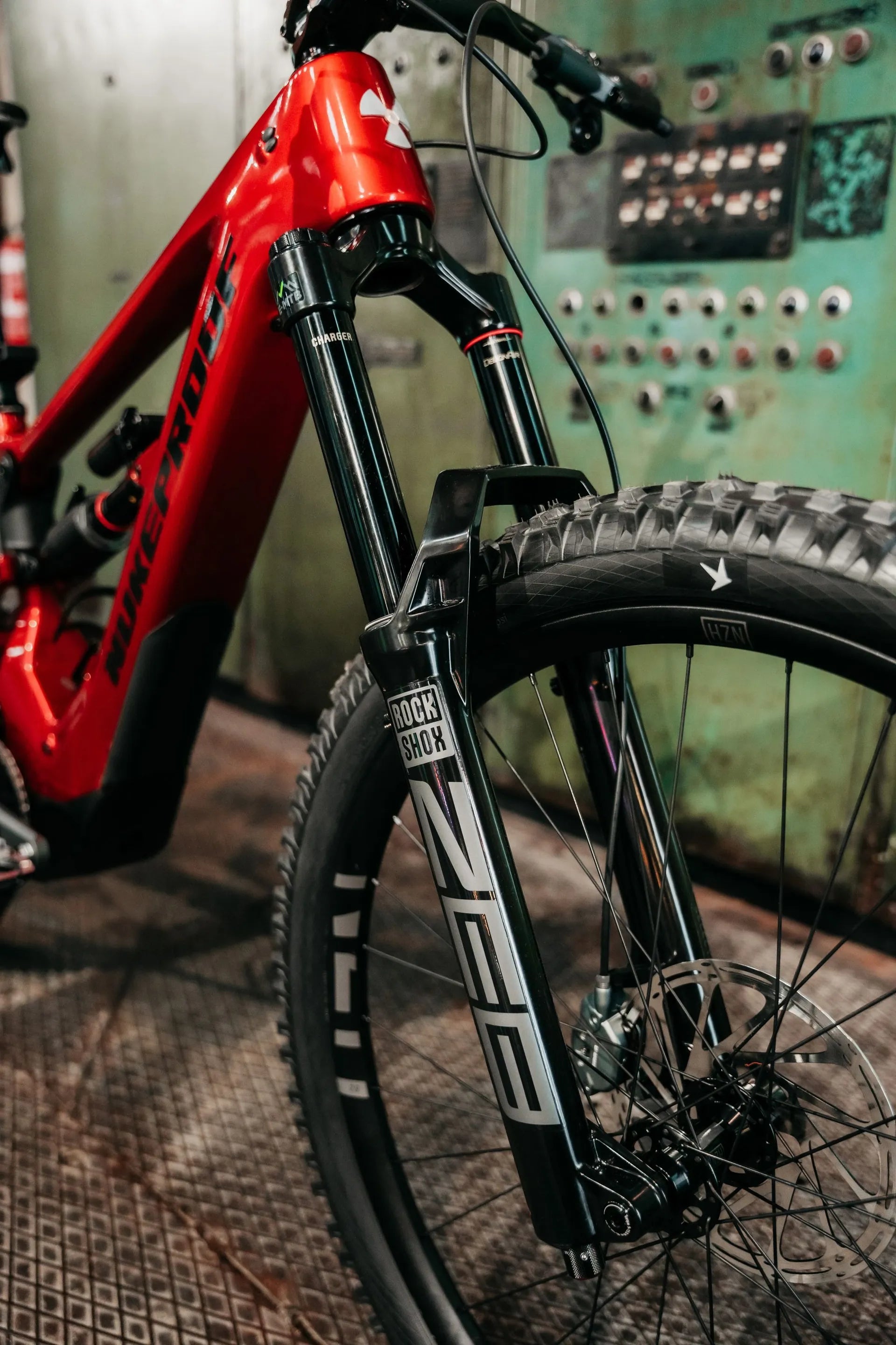 Nukeproof Megawatt Carbon Pro 297 Zeb