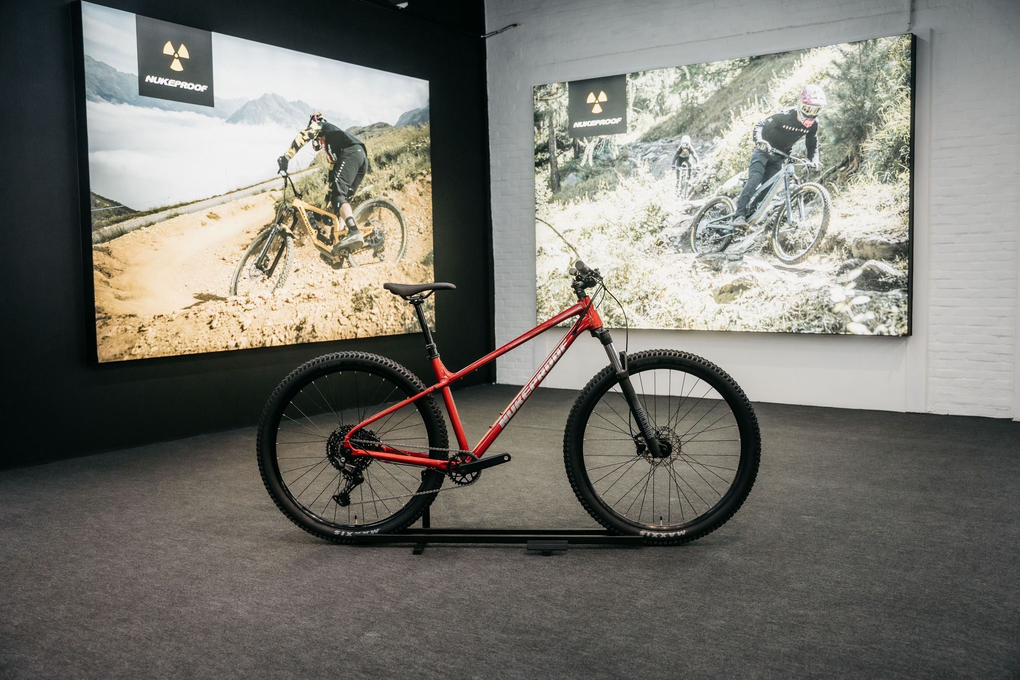 Nukeproof Tracker 290 Comp Display