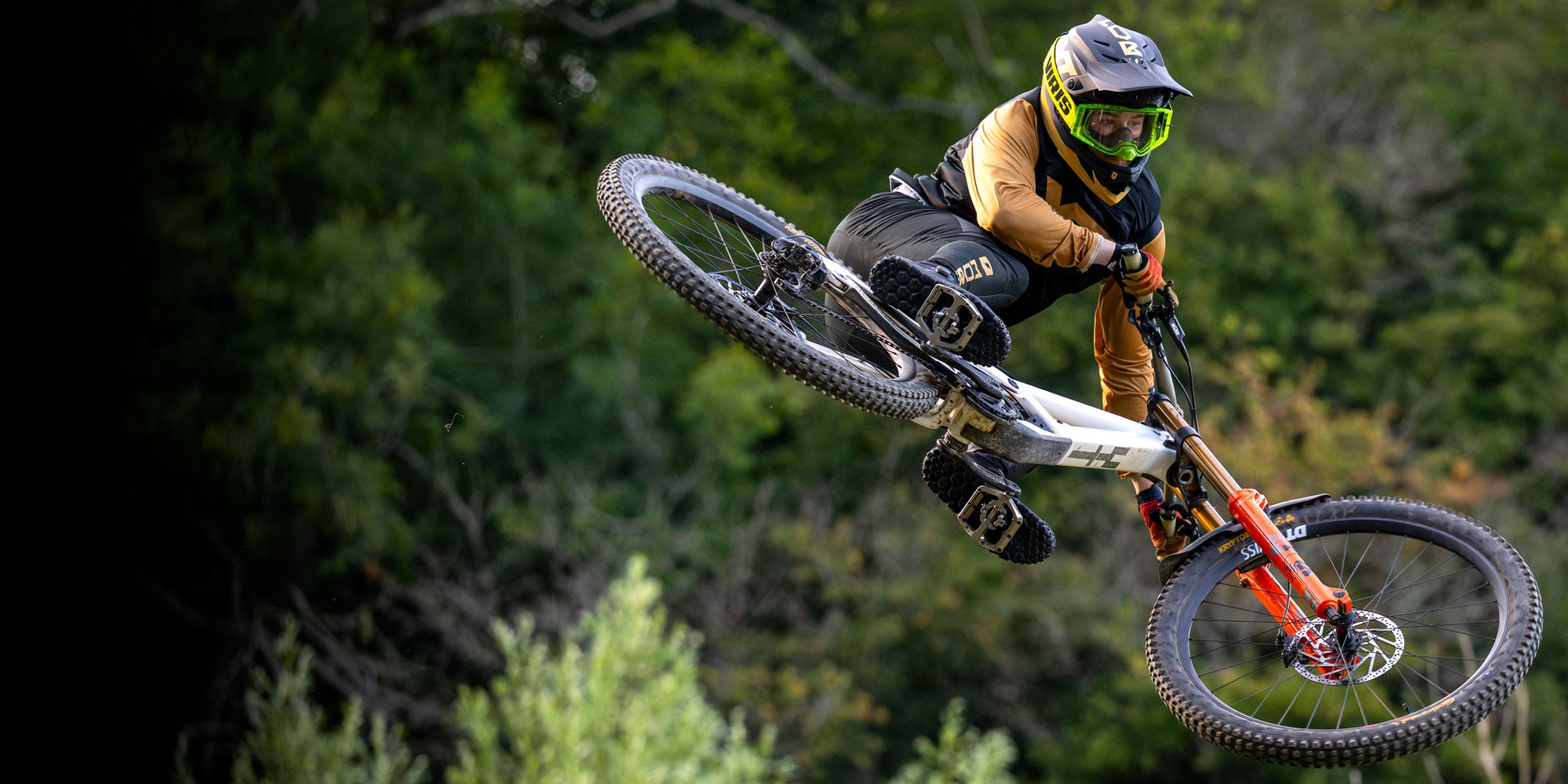 Renthal Revo-DHC Clip Pedals Rider