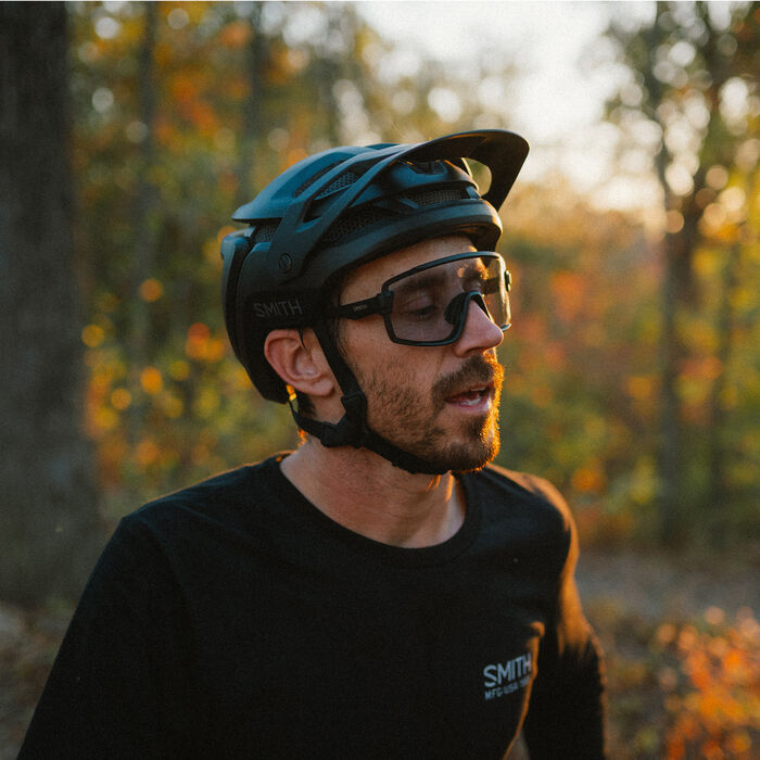 Smith Forefront 3 MIPS Matte Black Lifestyle