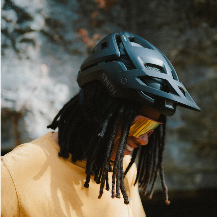 Smith Forefront 3 MIPS Matte Black On Rider