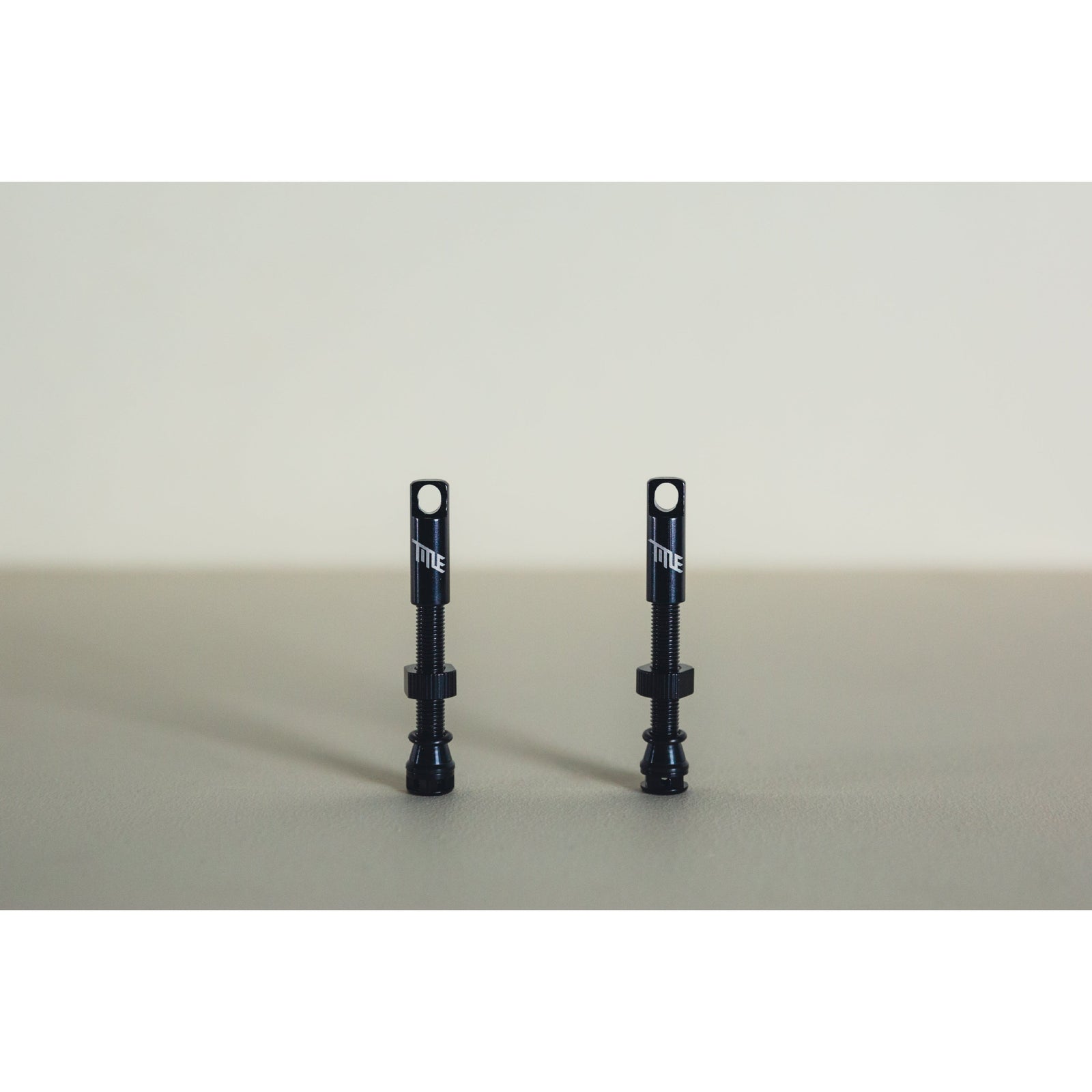 Title MTB Tubeless Valves Set Black