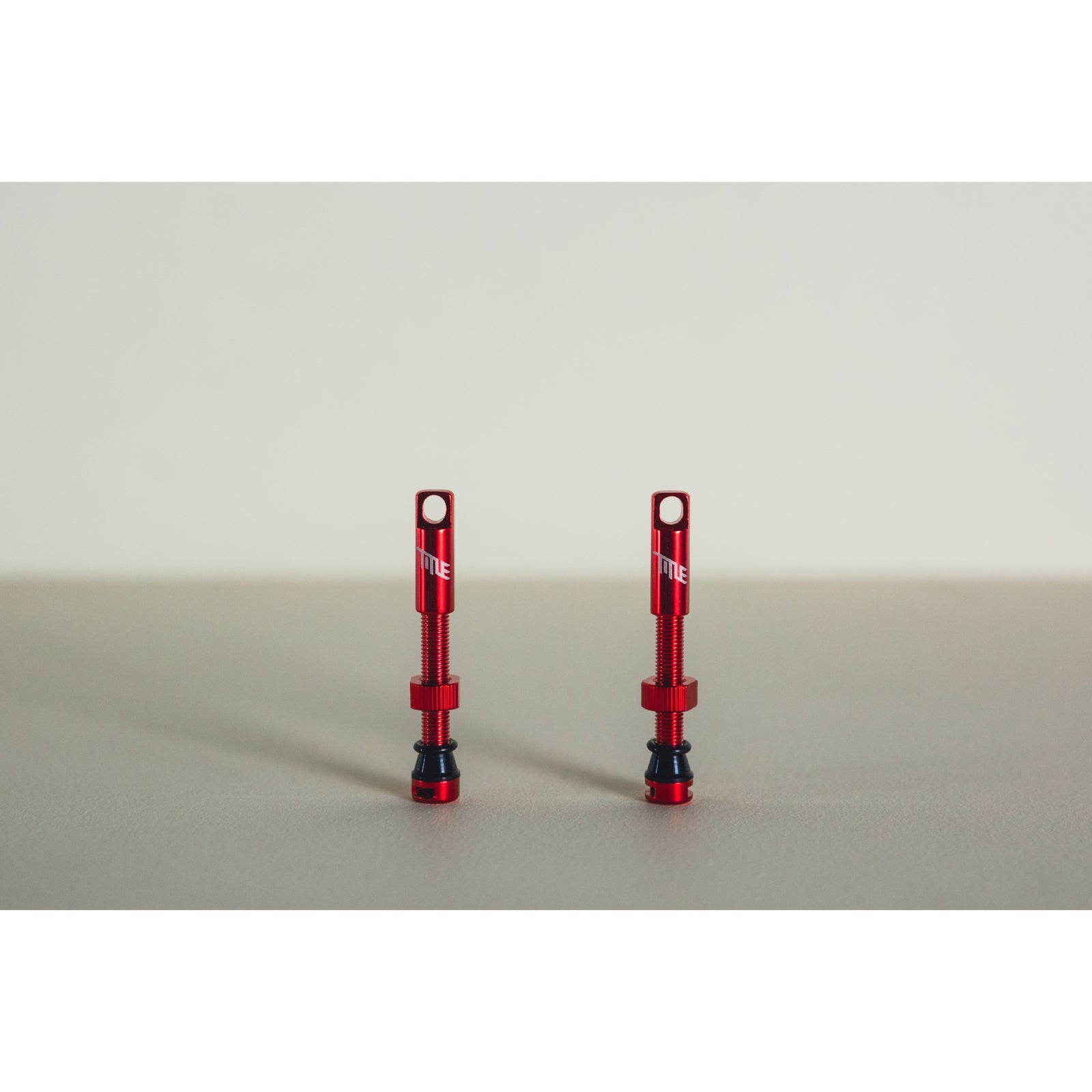 Title MTB Tubeless Valves Set Red